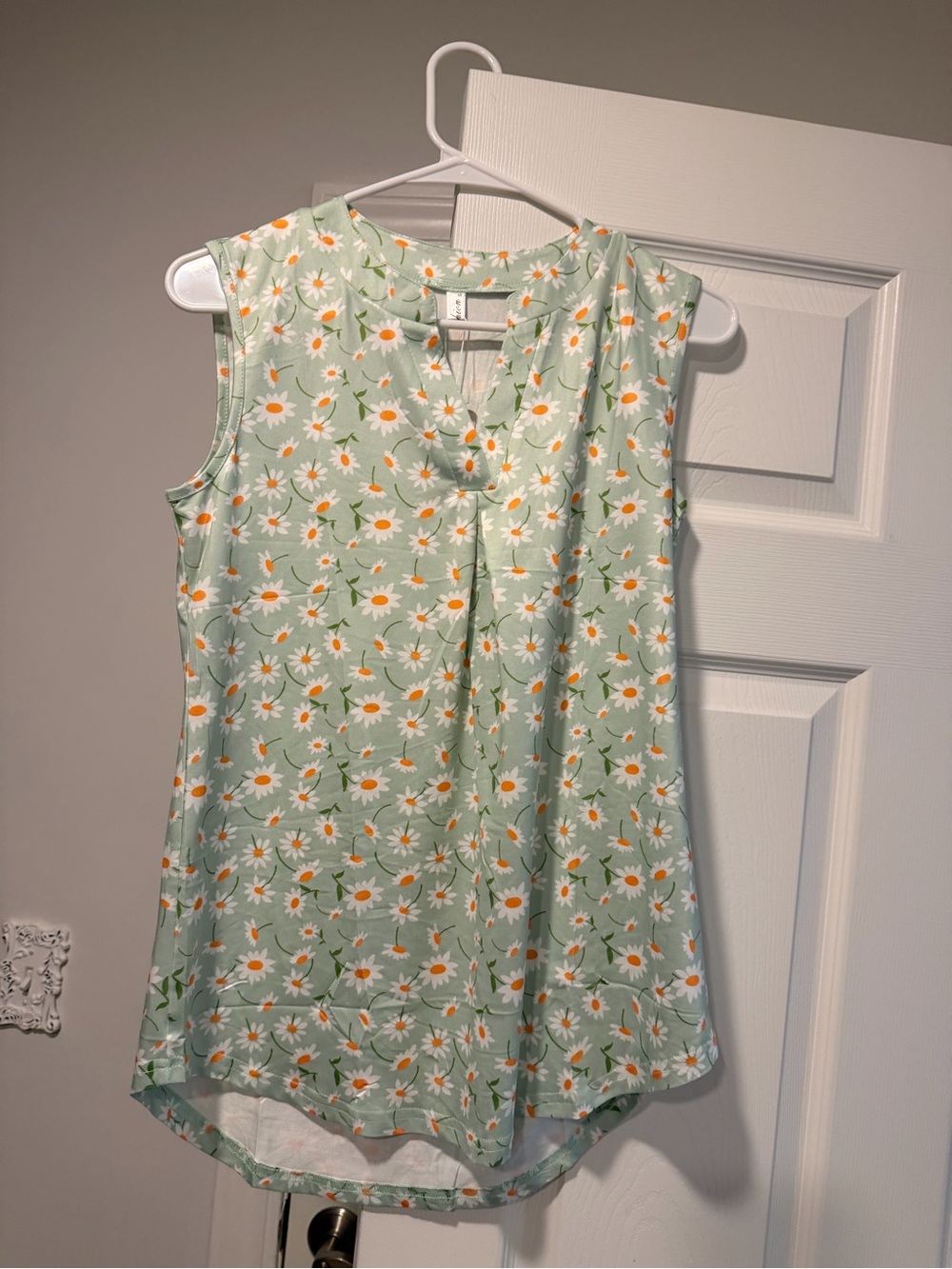 Sleeveless Mint Green Daisy Print Blouse